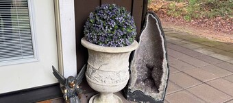 Amethyst Suite • 2 Queen • ClawfootTub • WiFi • AC