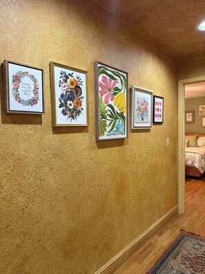 Interior - Cedar House • King Suite • Soaking Tub • WiFi • A/C (Selma)