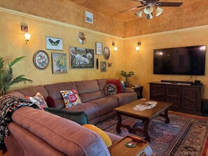 Fernseher, DVD-Player, Stereoanlage, Arbeitsbereiche