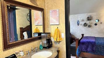 1 habitación, wifi y ropa de cama