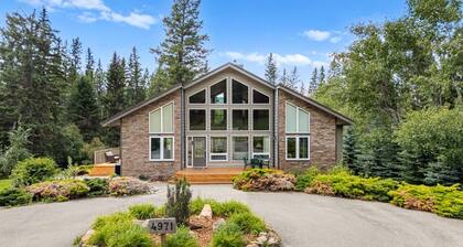 Smoking Water Lodge | Pool Table | Hot Tub