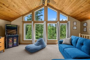 Smart-tv en een open haard