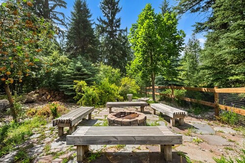 Smoking Water Lodge | Pool Table | Hot Tub