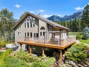 Property grounds - Smoking Water Lodge | Pool Table | Hot Tub (Fairmont Hot Springs)