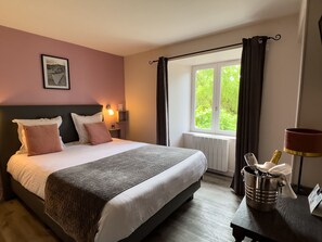 標準雙人房 | 免費無線上網、床單