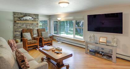 Dolores Ranch Cabin w/ Hot Tub & 1-Acre Yard!