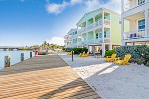 2 dormitorios, decoración individual, mobiliario individual