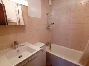 Badewanne, Haartrockner