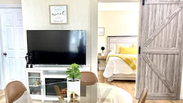1 bedroom, desk, free WiFi, bed sheets