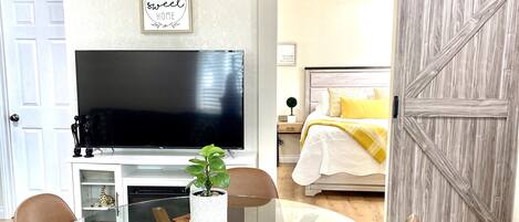 1 bedroom, desk, free WiFi, bed sheets