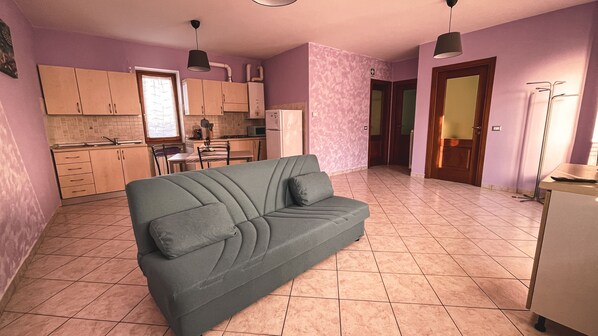 Smart TV - Monet - Spacious apartment with garden in La Morra (Piemonte)