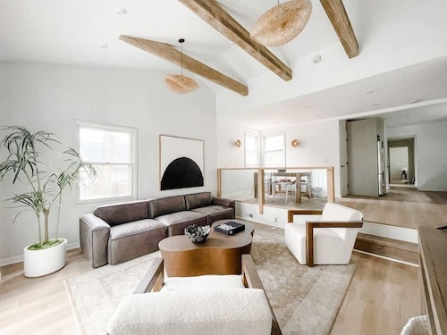 *Luxury Pittsford Village 3Br at the Demler House*