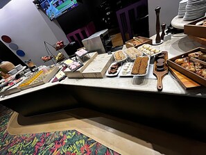 Daily buffet breakfast for a fee