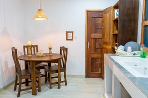 Dining - Nyumba Lodge Grand-Popo (Grand Popo)