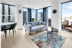 TV - Expansive City View| Free Netflix | Free 24 Hr Gym (West Midlands)