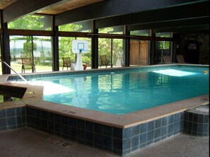 Piscine couverte, piscine extérieure