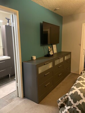 4 chambres, fer et planche à repasser, Wi-Fi, literie fournie