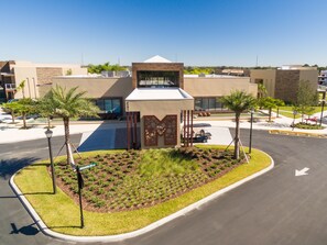 Exterior - Gorgeous Townhouse, near Disney area, Free Parking Wi-Fi outdoor BBQ Grill (Kissimmee)