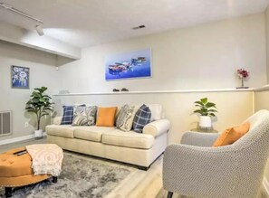 Téléviseur connecté, foyer, jeux vidéo, livres