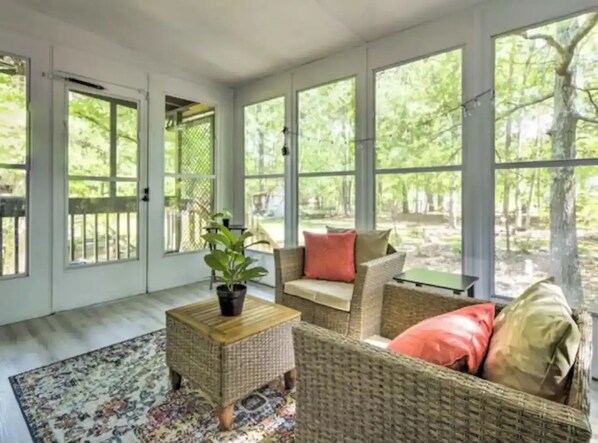 Smart TV, fireplace, video games, books