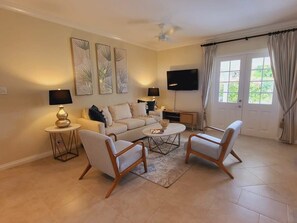 电视、立体声音响、办公室