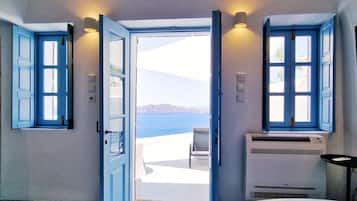 Deluxe Villa, 1 Bedroom, Hot Tub, Sea View | 1 bedroom, in-room safe, blackout drapes, iron/ironing board
