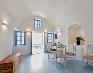 Deluxe Villa, 1 Bedroom, Hot Tub, Sea View | Dining room - Kaprimo Scenery (Santorini)