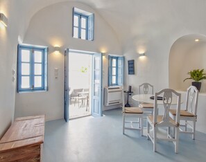 Deluxe Villa, 1 Bedroom, Hot Tub, Sea View - Kaprimo Scenery (Santorini)