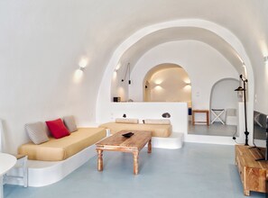 Deluxe Villa, 1 Bedroom, Hot Tub, Sea View | Living area - Kaprimo Scenery (Santorini)