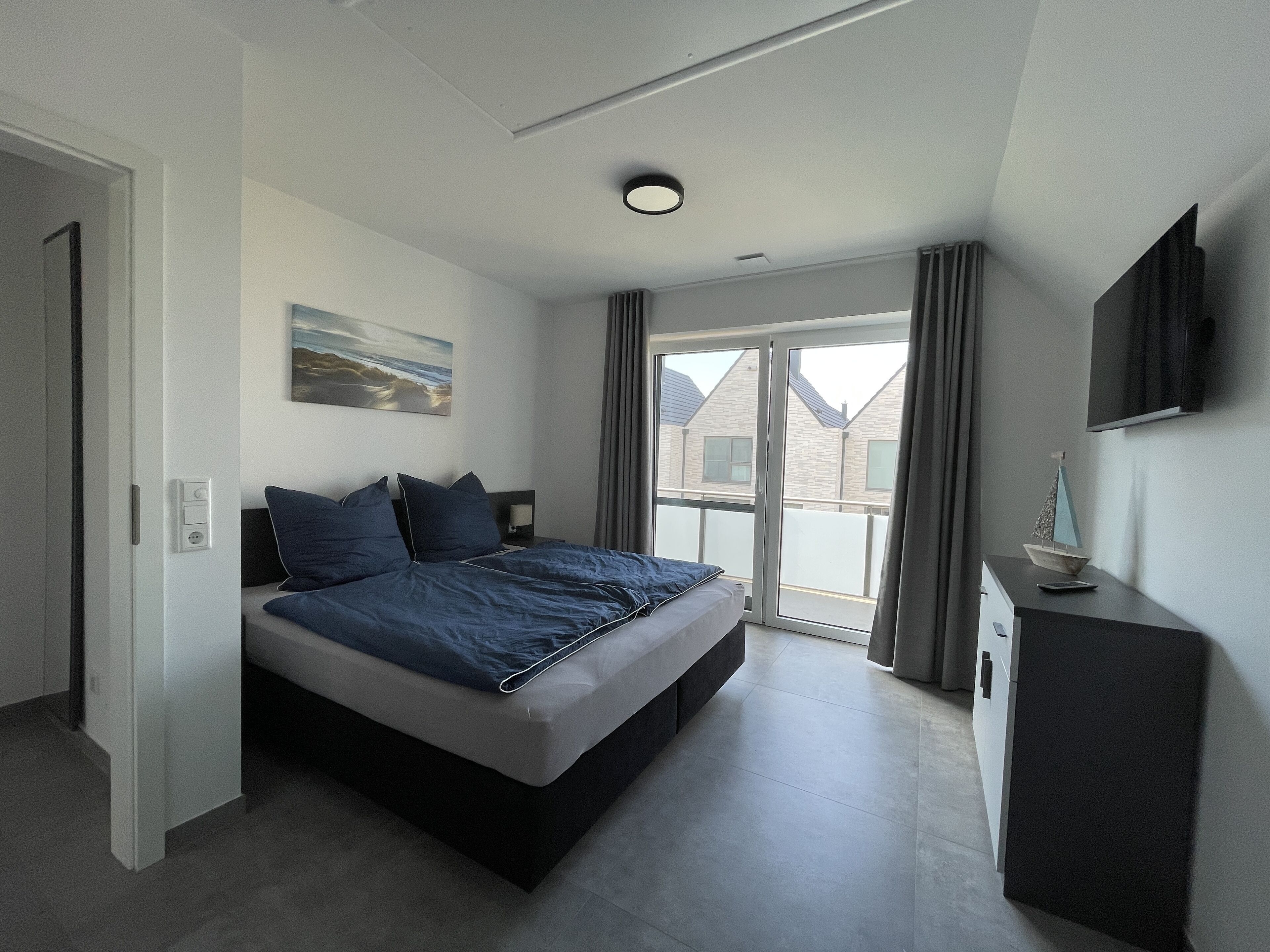 3 bedrooms, iron/ironing board, travel crib, free WiFi