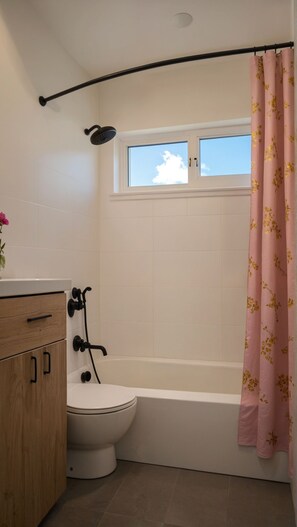 Bathroom - Santa Monica Executive Suites (Los Angeles)