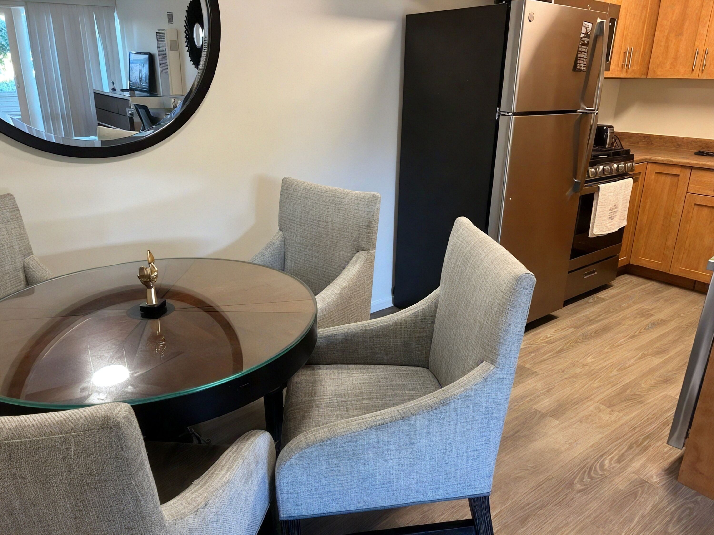 Tủ lạnh, lò vi sóng, lò nướng, bếp nấu 