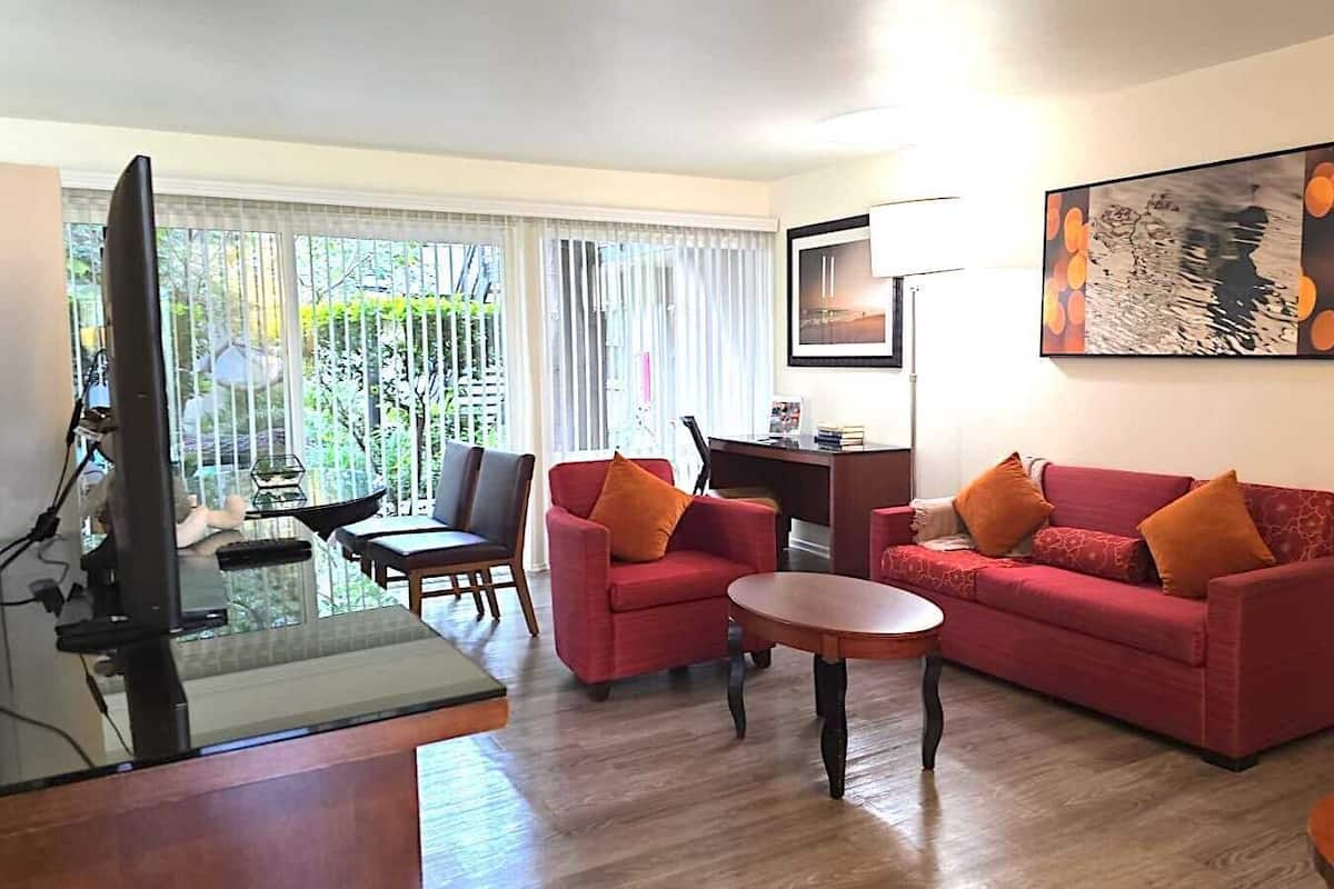 Standard Apartment, 2 Bedrooms | Living area