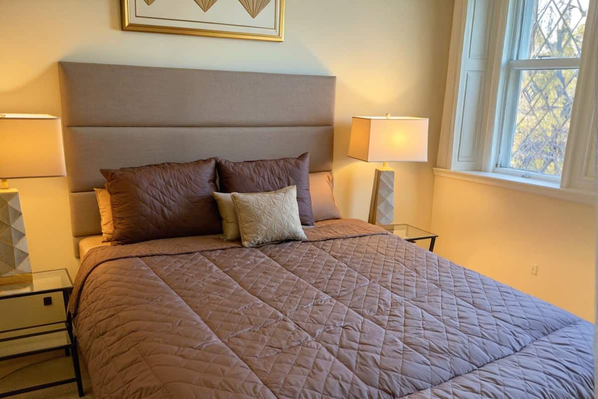 1 dormitorio, decoración individual, mobiliario individual y escritorio