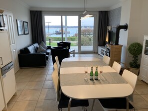 Interior - Fischerhus with boat, sauna and fireplace directly on the lake (Bad Kleinen)