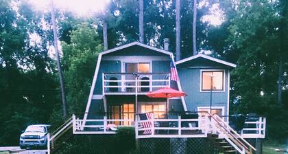 Cozy Shenandoah Cabin Retreat-Waterfront w/Great Views! Escape. Explore. Relax.