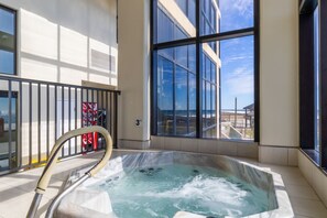 Indoor spa tub