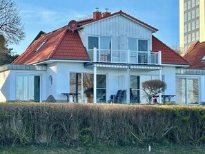 Exterior - Fischerhus with boat, sauna and fireplace directly on Lake Schwerin (Bad Kleinen)