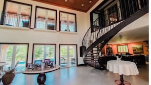 Interior - Beautiful Villa with Beach Access (Freeport)
