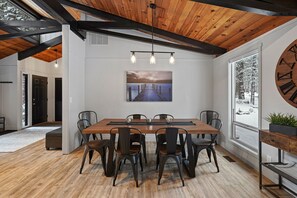Casa, 2 habitaciones | Restaurantes