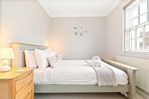 House | 3 bedrooms - Olive Tale - From 225 Per Night (Henley-on-Thames)