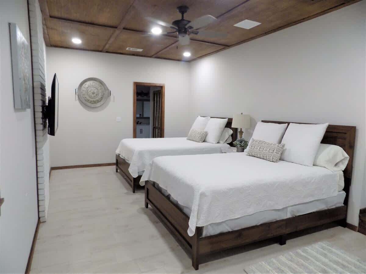 3 chambres, fer et planche à repasser, Wi-Fi gratuit, draps fournis