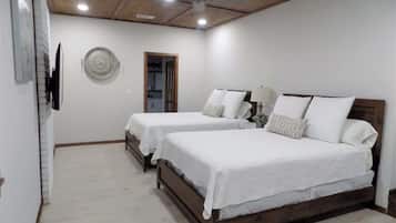 3 chambres, fer et planche à repasser, Wi-Fi gratuit, draps fournis