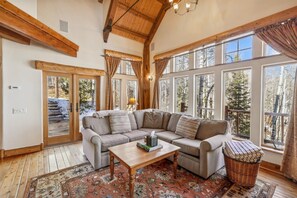 하우스, 침실 4개 | 거실 공간