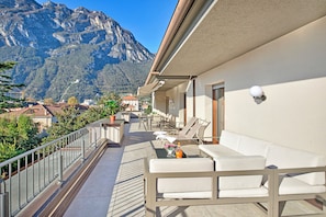 Family Apartment, Multiple Bedrooms, 2 Bathrooms, Lakeside (Antares150m from the Lake) | Terrace/patio