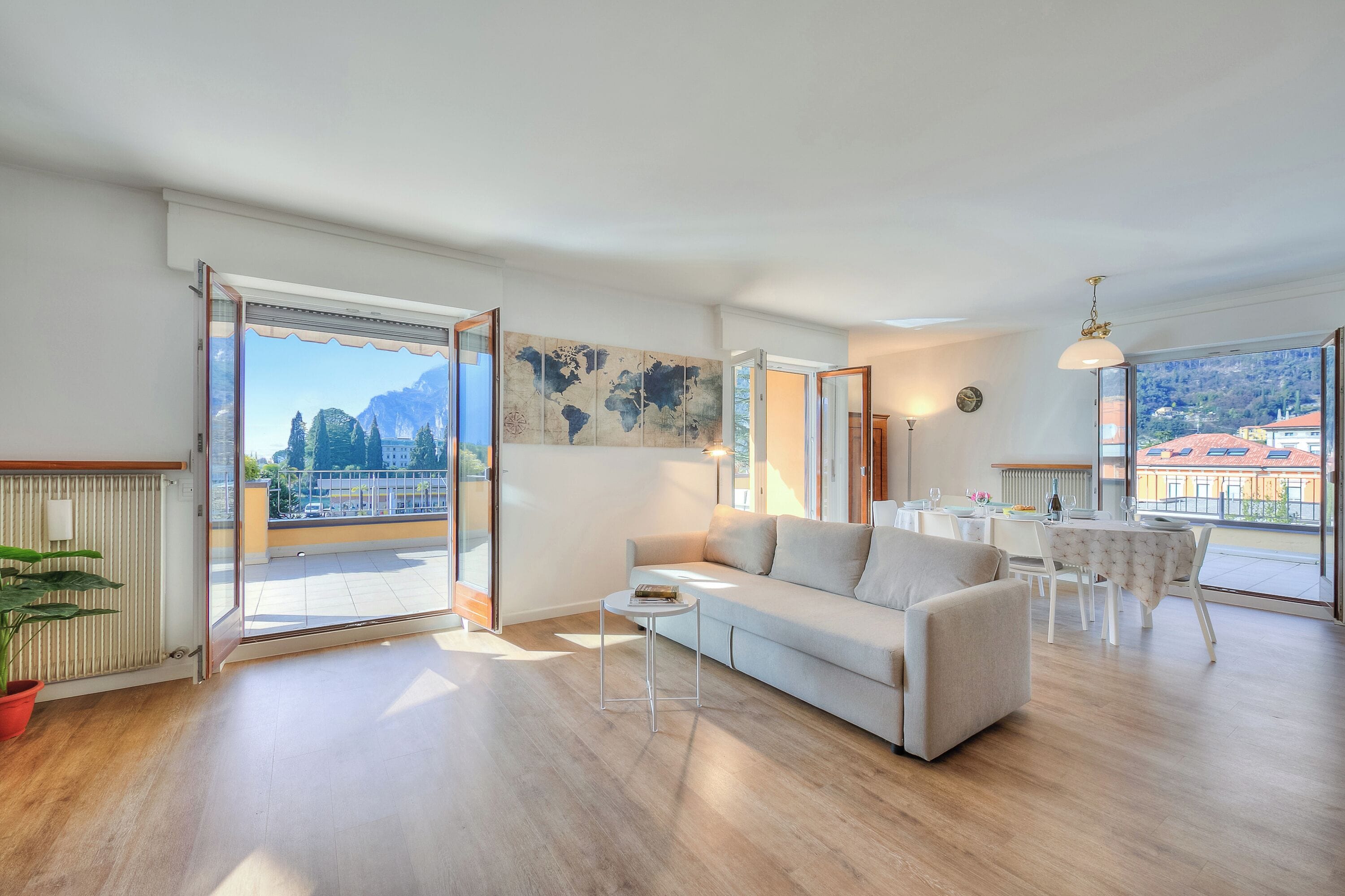 Family Apartment, 3 Bedrooms, 2 Bathrooms, Lakeside (Antares150m from the Lake) | Living area