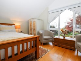 1 bedroom, individually decorated, individually furnished, free WiFi