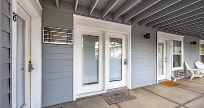 08 Lodge 1 Bedroom Condo by RedAwning