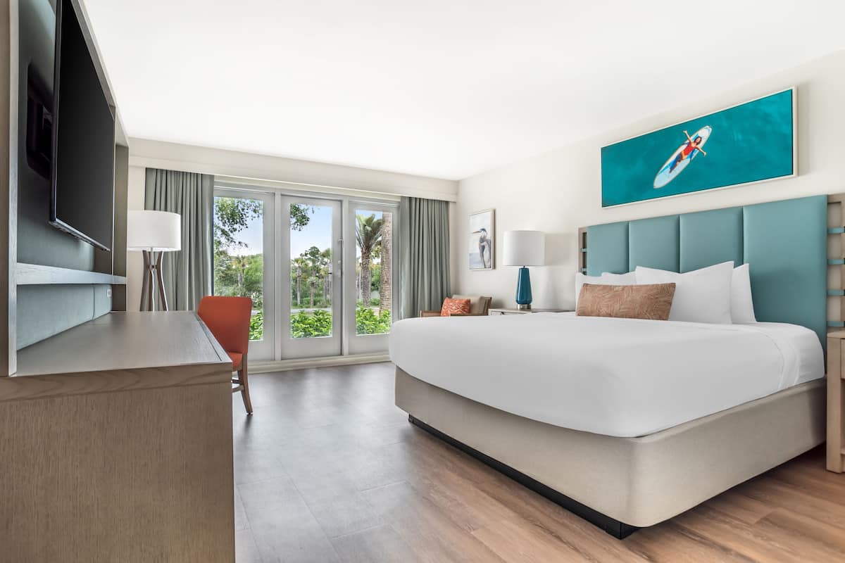 Premium bedding, in-room safe, iron/ironing board, WiFi (free)