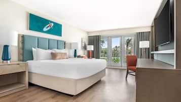 2 Studio Bedrooms with 2 Kings | Premium bedding, in-room safe, iron/ironing board, WiFi (free)
